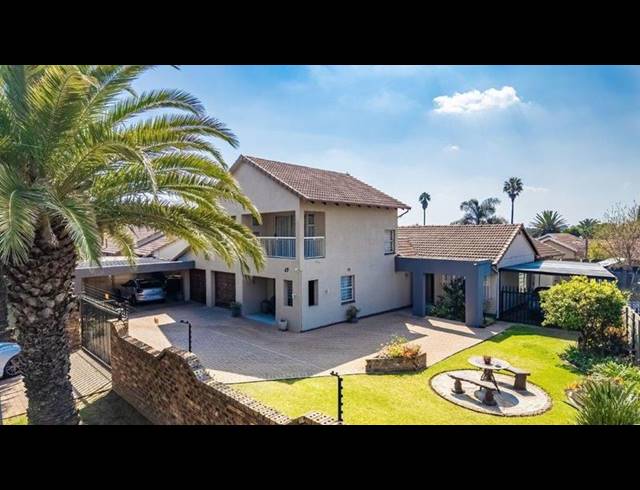 3 BEDROOM HOUSE FOR SALE IN BONAERO PARK